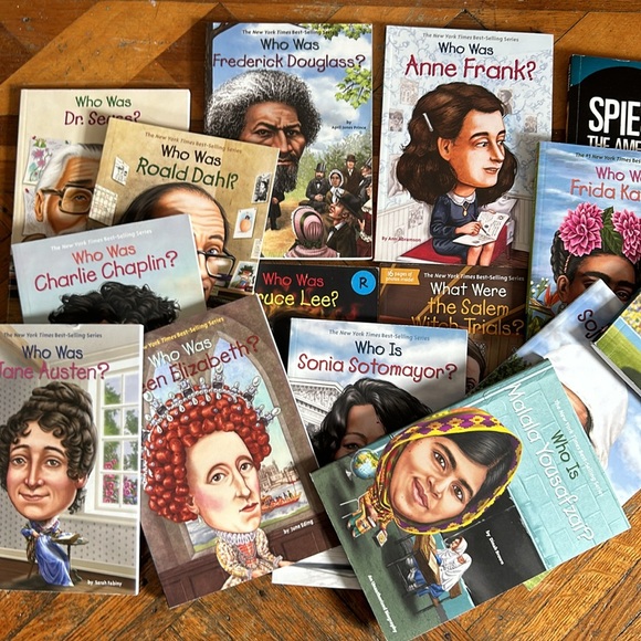 20 who was/who is books. Great condition. 5 of the younger group and 15 regular - Picture 2 of 3